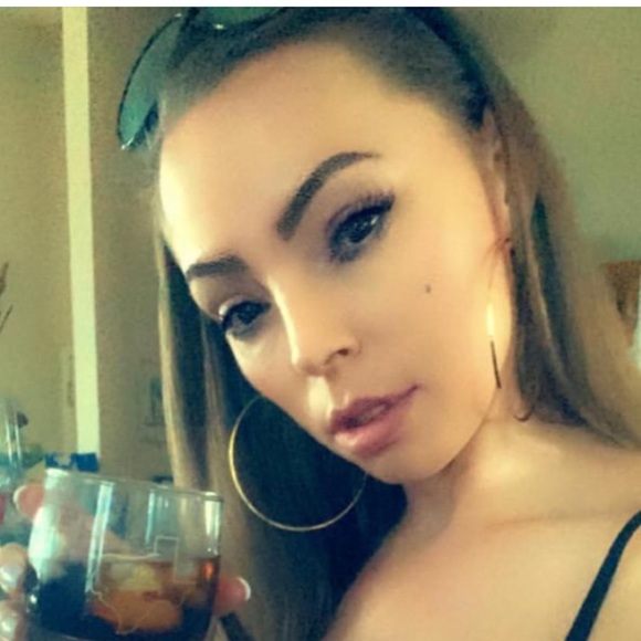 Meet your Posher, Tina - Picture 1 of 1